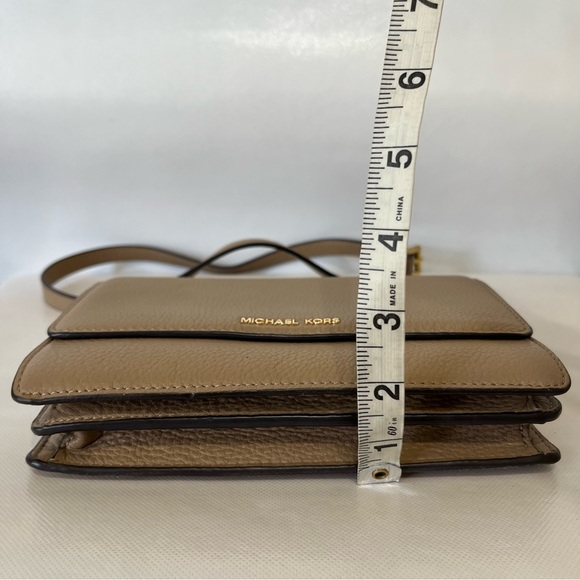 Michael Kors Jet Set Travel Pebble Leather Tan Crossbody Bag Gold Chain - Picture 14 of 14